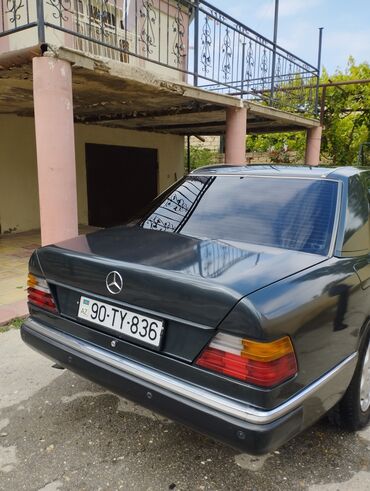 mersedes rul: Mercedes-Benz E 250: 2.5 l | 1993 il Sedan