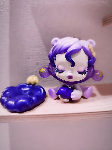 pop mart: Фигурка Skullpanda Pop Mart, из серии The Mare of Animals, "The dream — 3