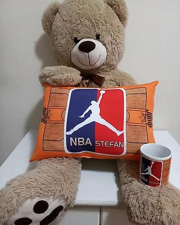 Jastuci: Dimenzije jastuka 45x32 su 1999 din i 32x32 su 1999 din. Dizajn na lalafo.rs — 24 Jastuci: Dimenzije jastuka 45x32 su 1999 din i 32x32 su 1999 din. Dizajn — 24