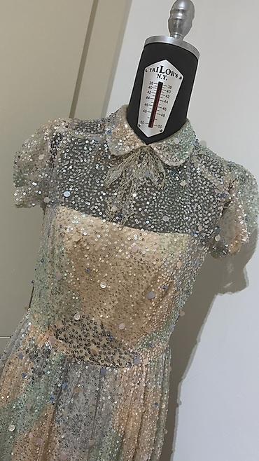Qadın geyimləri: Elie Saab orijinal parçadan hazırlanmış dizayner modelidir. Açıq pudra — 3