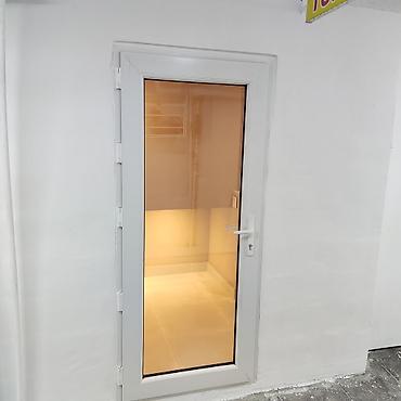 kiraye gence: Ümumi sahəsi 5kv. Çox əlverişli yerdə yerləşir. 28 mayda, molldan 15m — 5