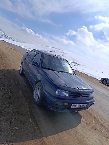 выхлоп глушитель: Volkswagen Vento: 1996 г., 2 л, Механика, Бензин, Седан — 2
