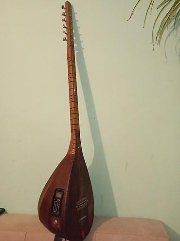 Saz: Elektro saz – daxili preamp və EQ ilə - Korpus: taxta, armud formalı — 8