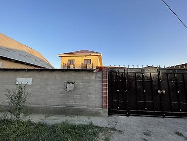 Продажа коттеджей и домов: Продаётся двухэтажный жилой дом с благоустроенным двором. Участок 5 — 7