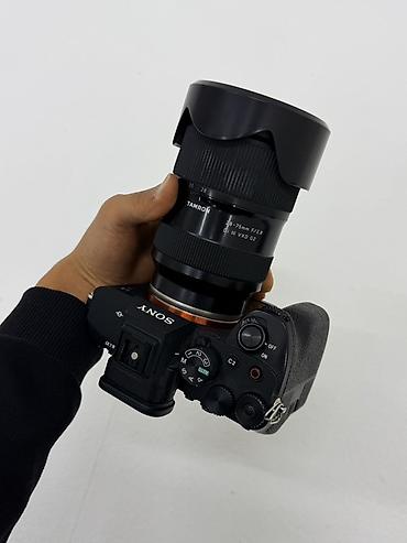 колёса на спринтер: Полноформатная беззеркальная камера Sony Alpha с байонетом E — 3