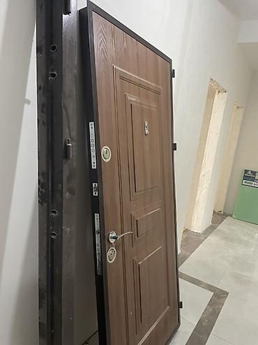 avropa qapi: Dəmir giriş qapısı – taxta teksturalı panel Qapi ag seherdə mənzildən — 5