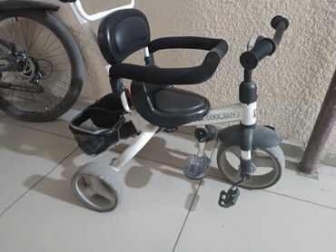 Другие товары для детей: Детский коляска велик и машинки 2 шт отдам общий за 2500