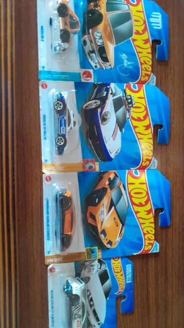 Markalar: Rx7 9 manat 911 8 manat Lambo 8 manat R33(açıq) 7 manat (bağlilari