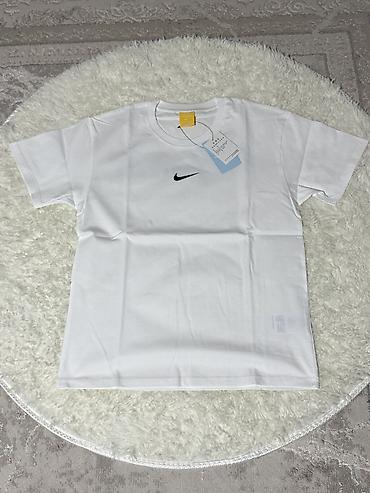 Футболки: Мужская футболка, M, Nike, Новый, цвет - Белый — 1