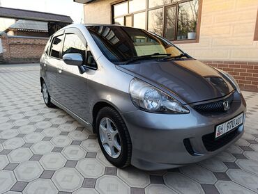 малга машина алмашам: Honda Fit: 2005 г., 1.3 л, Вариатор, Бензин, Хетчбек