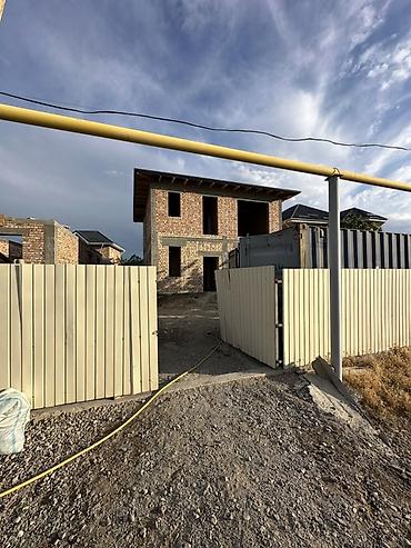 дом в покровке: Продается надежный 2-этажный кирпичный дом в Новопокровке (район поста — 5