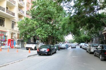 Digər kommersiya daşınmaz əmlakı: Nərimanov rayonu 2 mərtəbəli,sahəsi 100 kv/m olan, 2 otağlı obyekt — 16