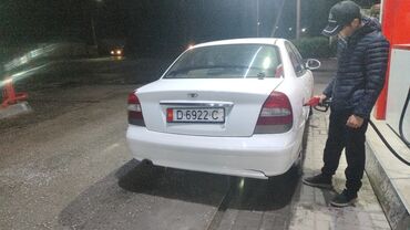 автомобиль daewoo nubira: Daewoo Nubira: 2000 г., 1.5 л, Механика, Бензин