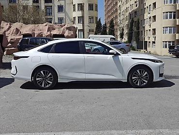 2005 kia sephia: Changan Qiyuan A05: 4.3 l | 2024 il 88000 km Sedan — 1