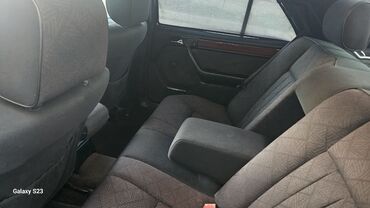 Mercedes-Benz: Mercedes-Benz E 220: 2.2 l | 1995 il Sedan — 3