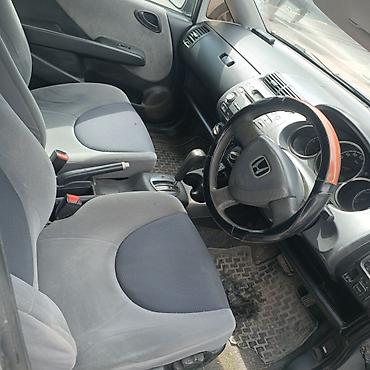 6 дыр: Honda Fit: 2003 г., 1.3 л, Вариатор, Бензин, Хетчбек — 4