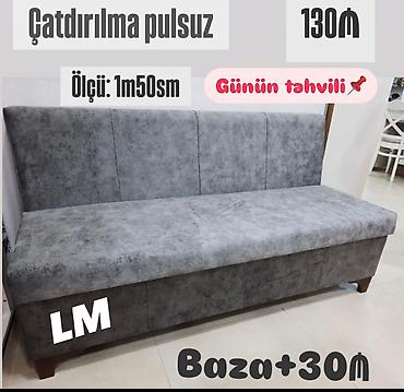 Divan skamya – boz rəng, yumşaq parça üzlüklü, arxalıqlı model. -
