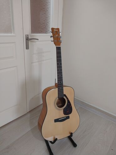 электрогитара для начинающих: "YAMAHA F600 " Срочно продаётся акустическая гитара 41 размер от фирмы
