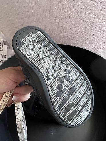 23: Детские зимние ботинки Clarks, темно‑синие, на меху.э Забирать в 12 — 5