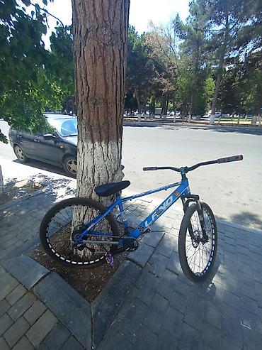 bmx gtr: 26-lıq Velosipeddir.Velosiped brendi Lanodur.Üzərində wake gidon — 2