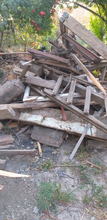 çərçivə şəkilləri: Məişət və tikinti işləri üçün qarışıq taxta materialları - Müxtəlif