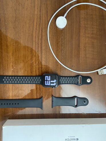 aplle watch: ORIGINAL!!! Apple watch series 3 42 mm. Ideal veziyetde. Wekilde biraz