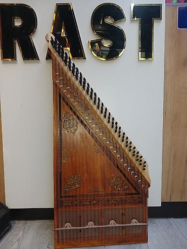 Musiqi alətləri: Kanon musiqi aləti Kanon, Qanun Kanon musiqi aləti Üzerinde — 3