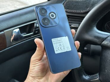мобильные телефоны fly ezzy trendy: Infinix Smart 8 Plus, Б/у, 128 ГБ, цвет - Синий, 2 SIM