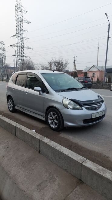 токтогул транспорт: Honda Fit: 2002 г., 1.3 л, Вариатор, Бензин