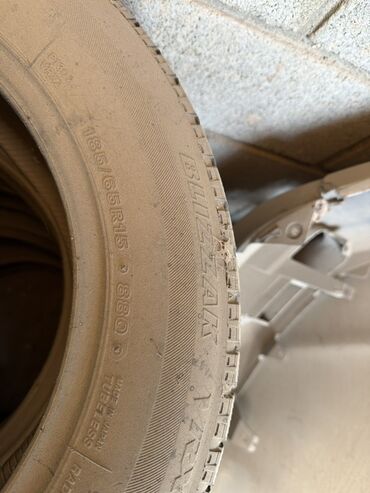 зимные покрышки: Шиналар 185 / 65 / R 15, Кыш, Комплект, Жеңил унаалар, Жапония, Bridgestone