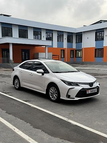 Toyota Corolla: 2020 г., 1.8 л, Автомат, Бензин, Седан
