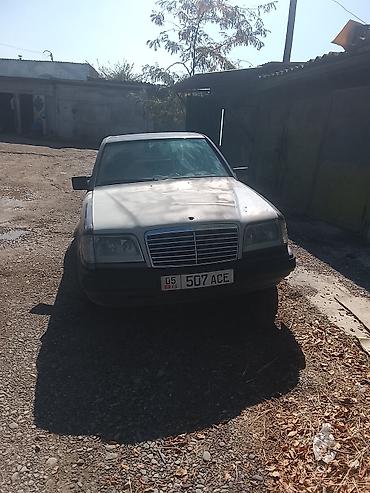 r17 225: Mercedes-Benz W124: 1988 г., 2.3 л, Седан — 1
