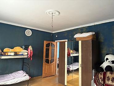 Həyət evləri və villaların satışı: Satılır: həyət evi - Plan: geniş zal, ayrıca yataq otaqları, mətbəx — 1