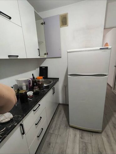 аренда квартира на долгий срок: 1 бөлмө, Риелтор, Чогуу жашоо менен, Жарым -жартылай эмереги бар