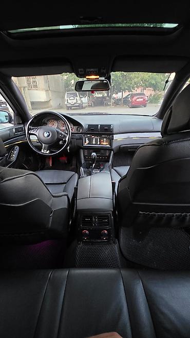 BMW 5 Series E39 sedan – qara rəng, M‑paket üslublu eksteryer