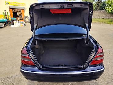 Mercedes-Benz: Mercedes-Benz E-Class: 2.2 l | 2005 il Sedan — 19