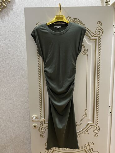 женские шубы из каракуля: Amisu paltari bolotoviy rengde 40 razmer