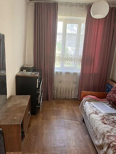 Продажа коттеджей и домов: Продаётся жилой дом с участком и капитальным ограждением. Участок — 5