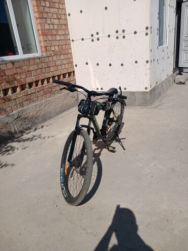 Велосипеды: Велосипед из России привезли в отличном состоянии сел поехал рама 19