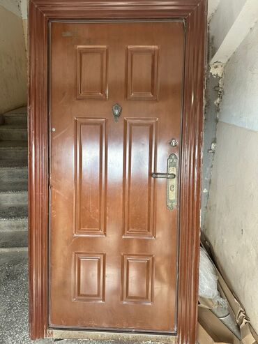 Сантехника: Seyf qapi 205/96sm
100azn
Lokbatan 8106 leli