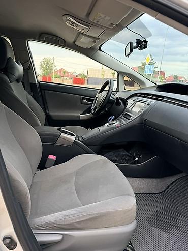 полицейские: Toyota Prius: 2013 г., 1.8 л, Автомат, Гибрид, Хэтчбэк — 10