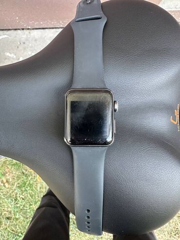 епыл воч: Смарт-часы Apple Watch Series 3 с корпусом 38 мм и черным силиконовым