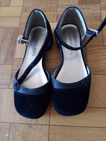 Детская обувь: Обувь (8 пар) для девочки. Размер 28-31. Отличное и хорошее состояние — 10