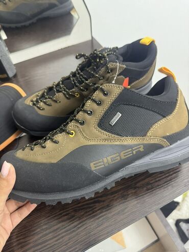 изготовление очков: Треккинговые кроссовки EIGER оригинал покупали за 200$ Отдам за 8000 с