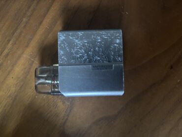 VAPORESSO markasına aid, gümüşü rəngdə, kompakt pod sistem vape