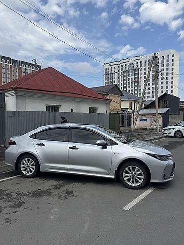 Toyota: Toyota Corolla: 2020 г., 1.8 л, Вариатор, Гибрид, Седан — 4