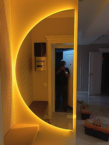 Зеркало с LED‑подсветкой «Полумесяц» - Декоративное настенное зеркало
