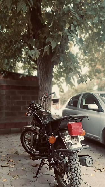 рига мото: Мотоцикл Suzuki GN200 - Классический дорожный дизайн с круглой фарой — 2