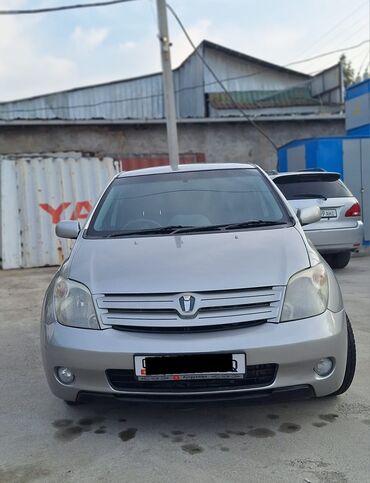 автомобиль мерс: Toyota ist: 2002 г., 1.5 л, Автомат, Бензин, Хетчбек