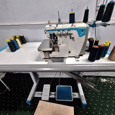 подшивочная швейная машина: Швейная машина Jack, Оверлок, Полуавтомат